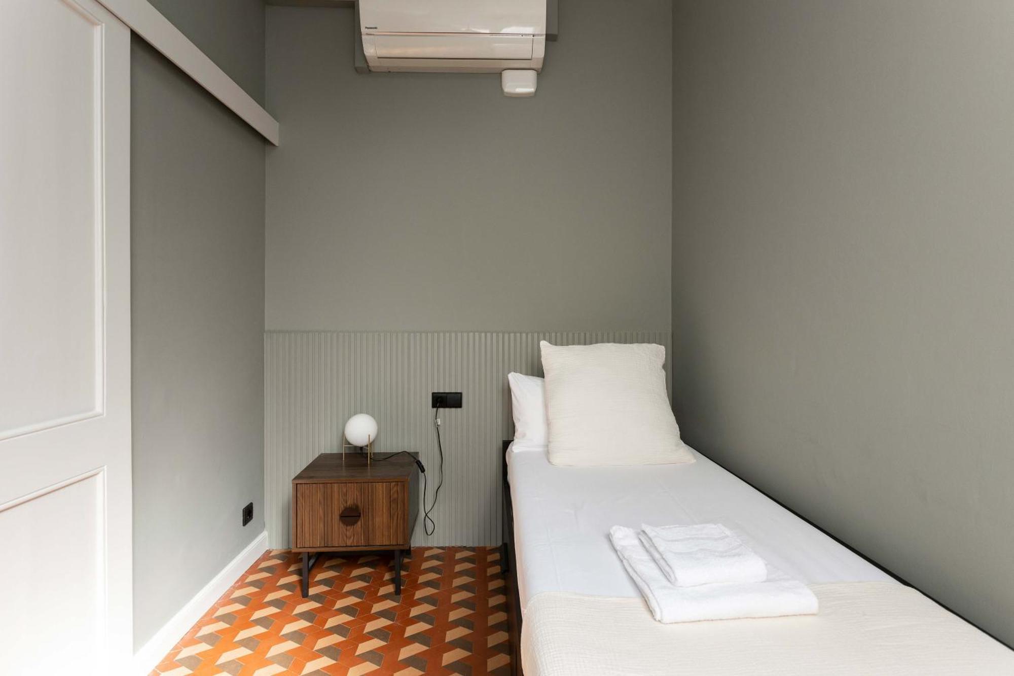 Spacious Stylish 4-bedroom Modernist Appartement