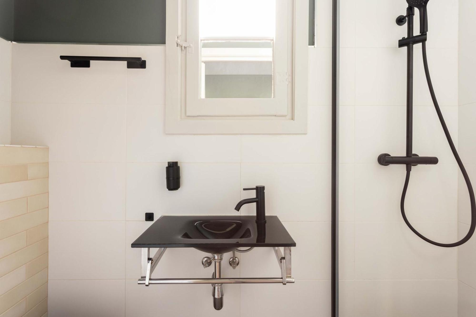Appartement Spacious Stylish 4-bedroom Modernist